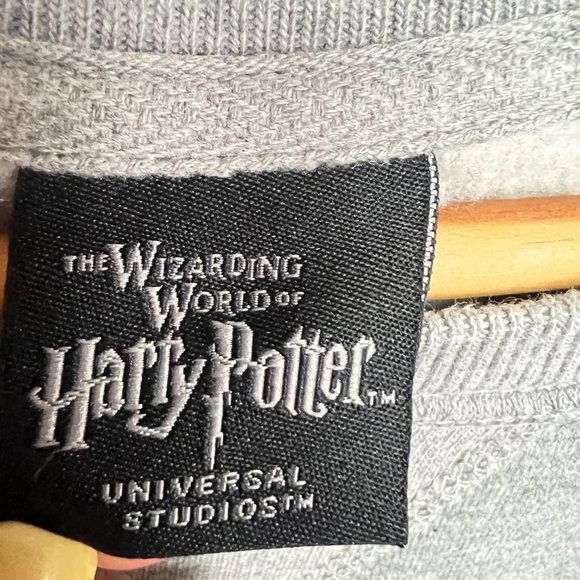 Harry Potter Sweatshirt Small HufflePuff Universal Studio Wizarding World - Picture 4 of 10